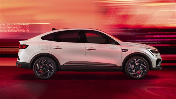  Renault Arkana - silhouette élancée
