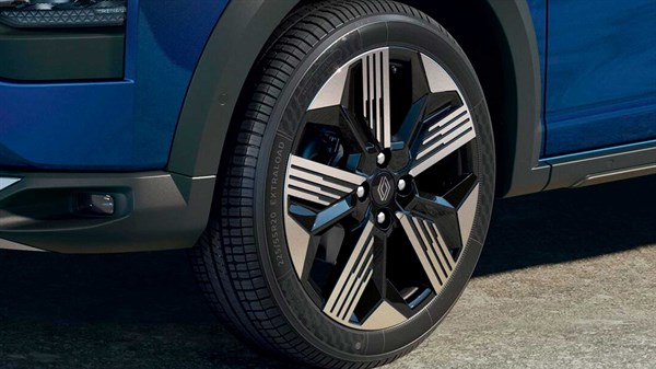 Renault Kardian - 17" bi-tone alloy wheels