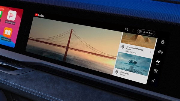 Renault Koleos full hybrid E-Tech - passenger display