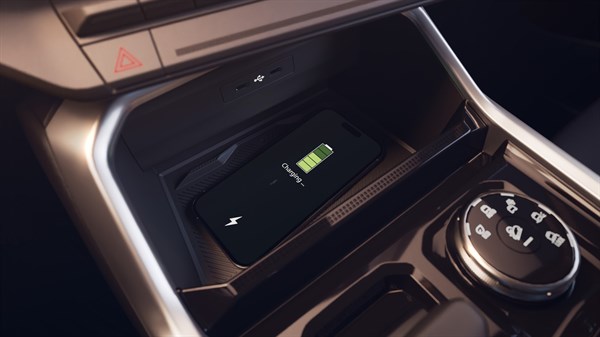 Renault Boreal - wireless smartphone charger 