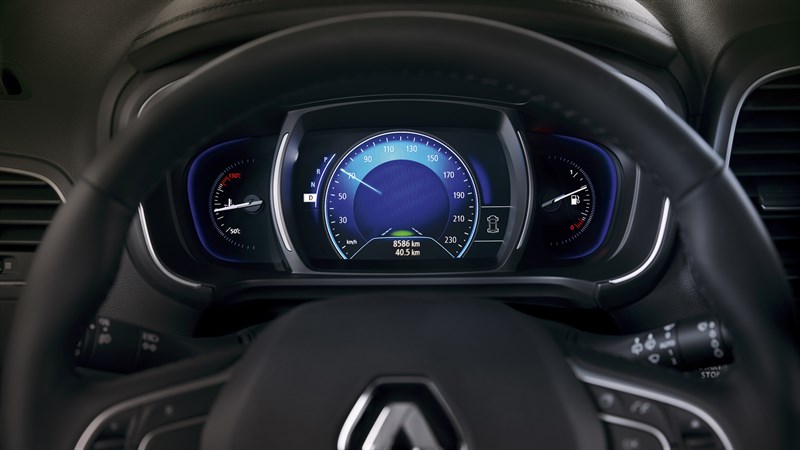 Renault KOLEOS - close-up of steering wheel and dashboard