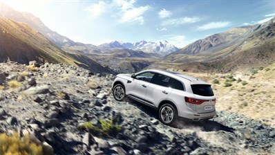 Renault KOLEOS - vehicle on mountain road